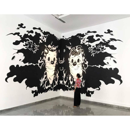 Installation view of Love & Hate painting on wall, postrauma exhibition at Sala Gasco, Santiago, Chile, 2019